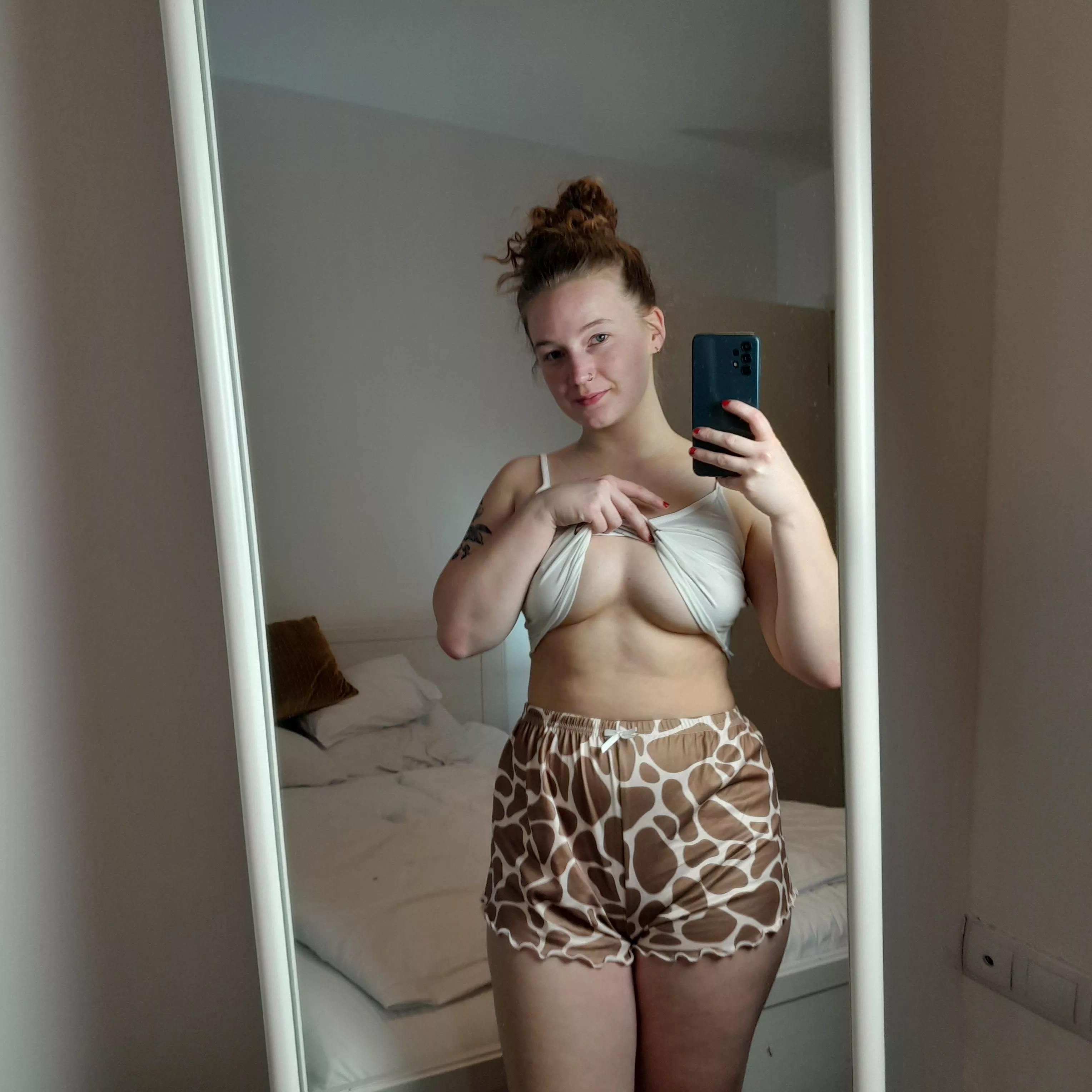 Underboob before bed