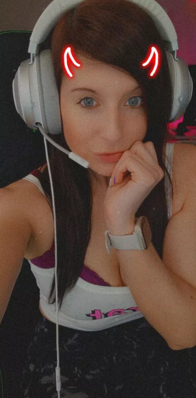 Who wants to play with me?