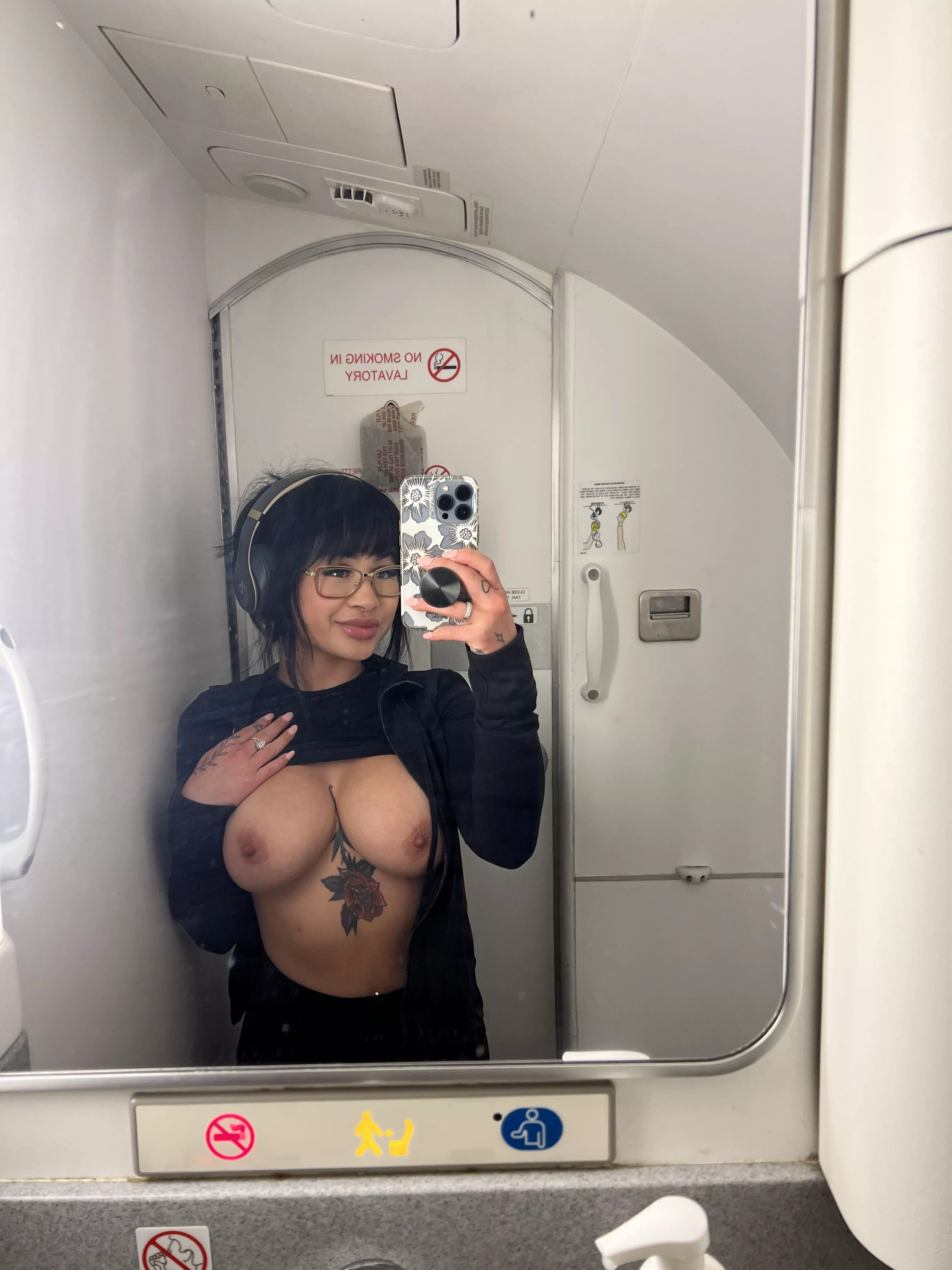 Would you meet me in the bathroom to join the mile high club? [OC]