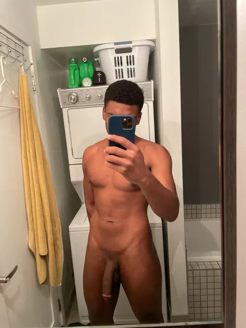 20[M] just got out the shower, freshly shaved:) have a good day🫶🏾