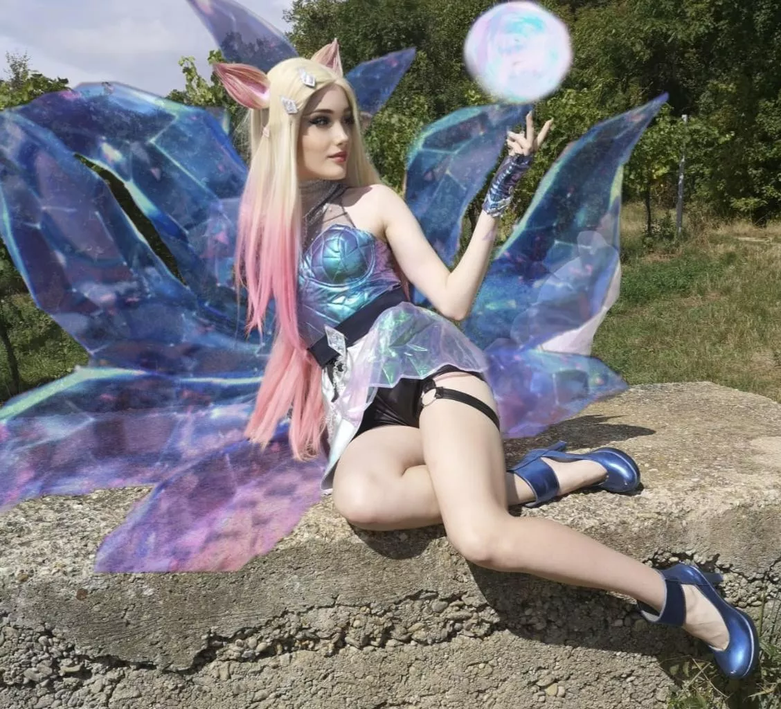 Ahri by Eternitycosplays