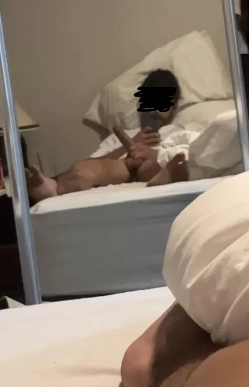 Anyone couples or f in Melbourne wanna have some fun ?