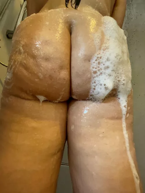 Anyone wanna help her😏