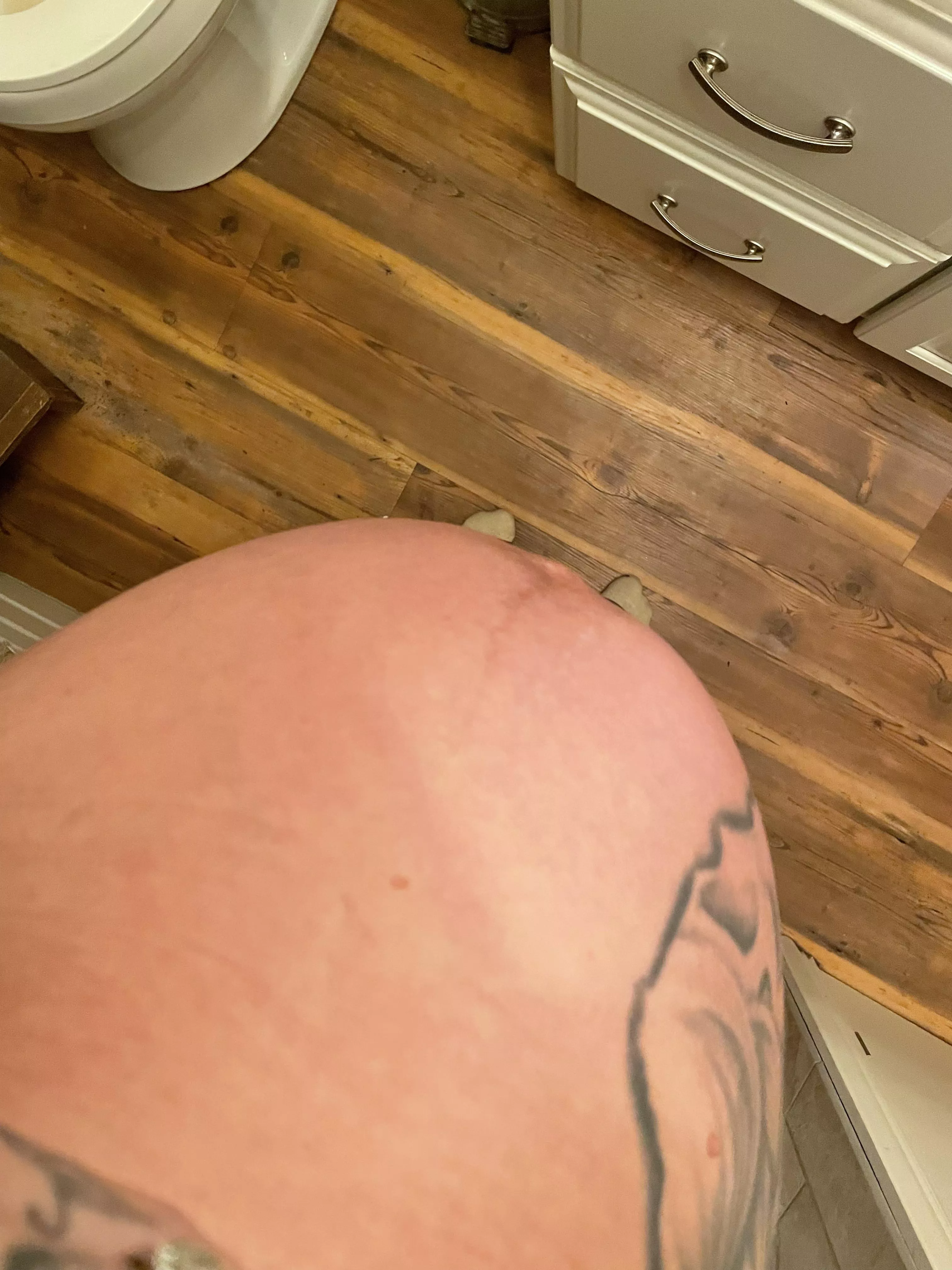 Can’t see my feet anymore 👣