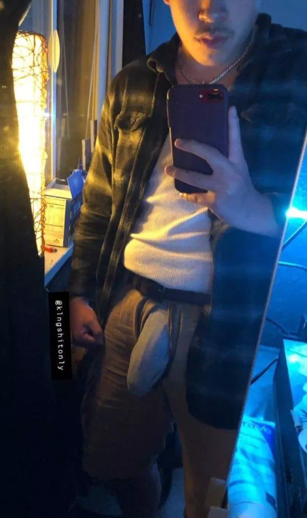 Crazy what u can hide behind some clothes 🫢