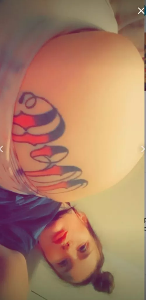 Do you like beautiful tattoos in all the sweetest places?:)🍑🍒😻