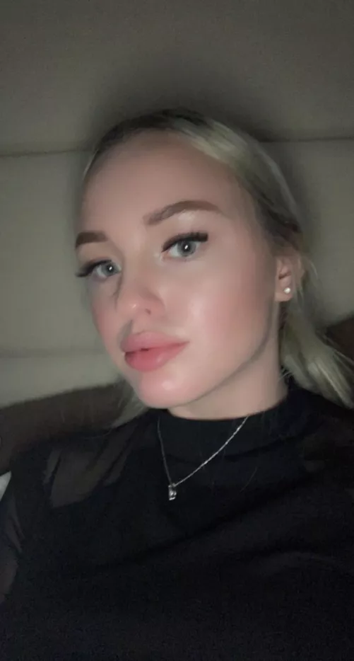 Do you like my lips? F20