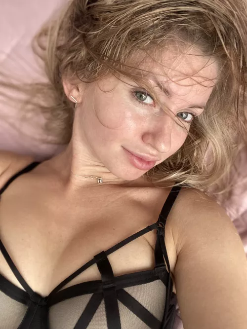 Do you want to spend this sunny day with my huge tits