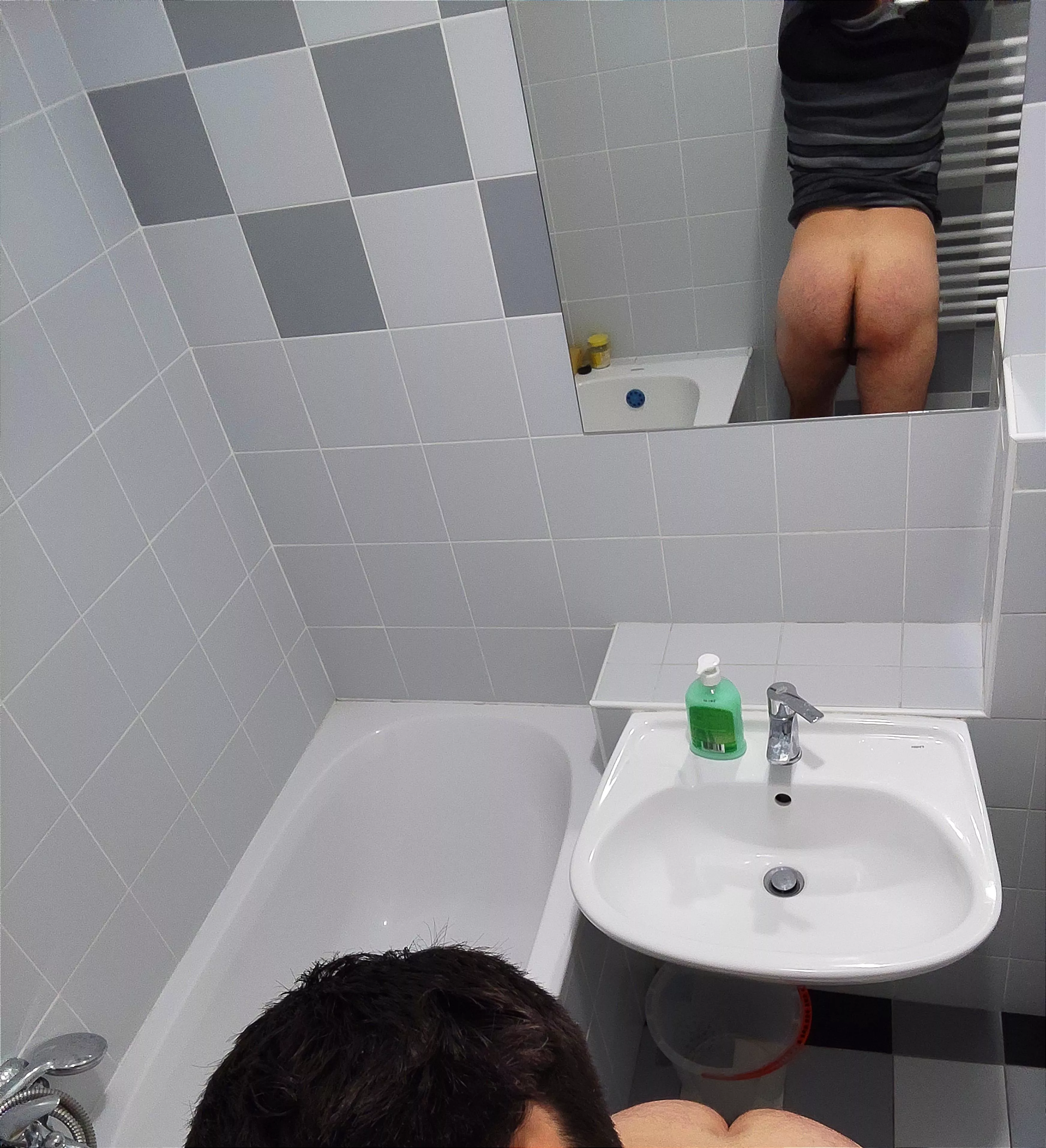 Fun in bathroom at work 😁🙋‍♂️