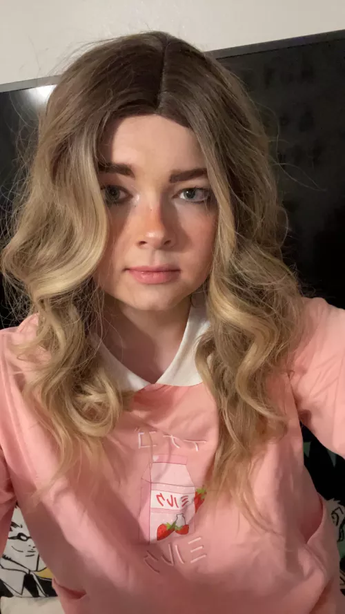 Happy Femboy Friday! Do you like soft girls? 🥰💞