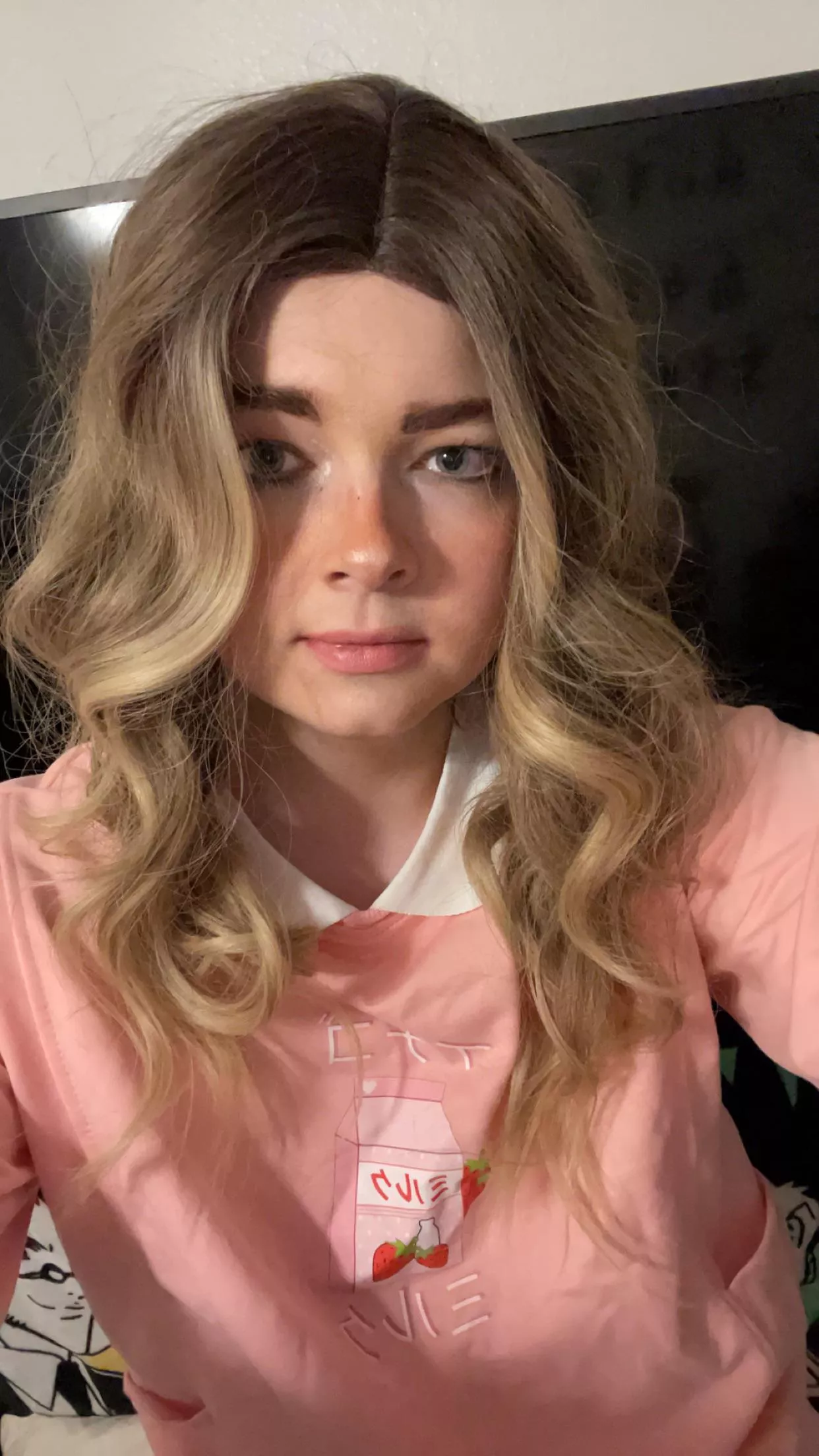 Happy Femboy Friday! Do you like soft girls? 🥰💞