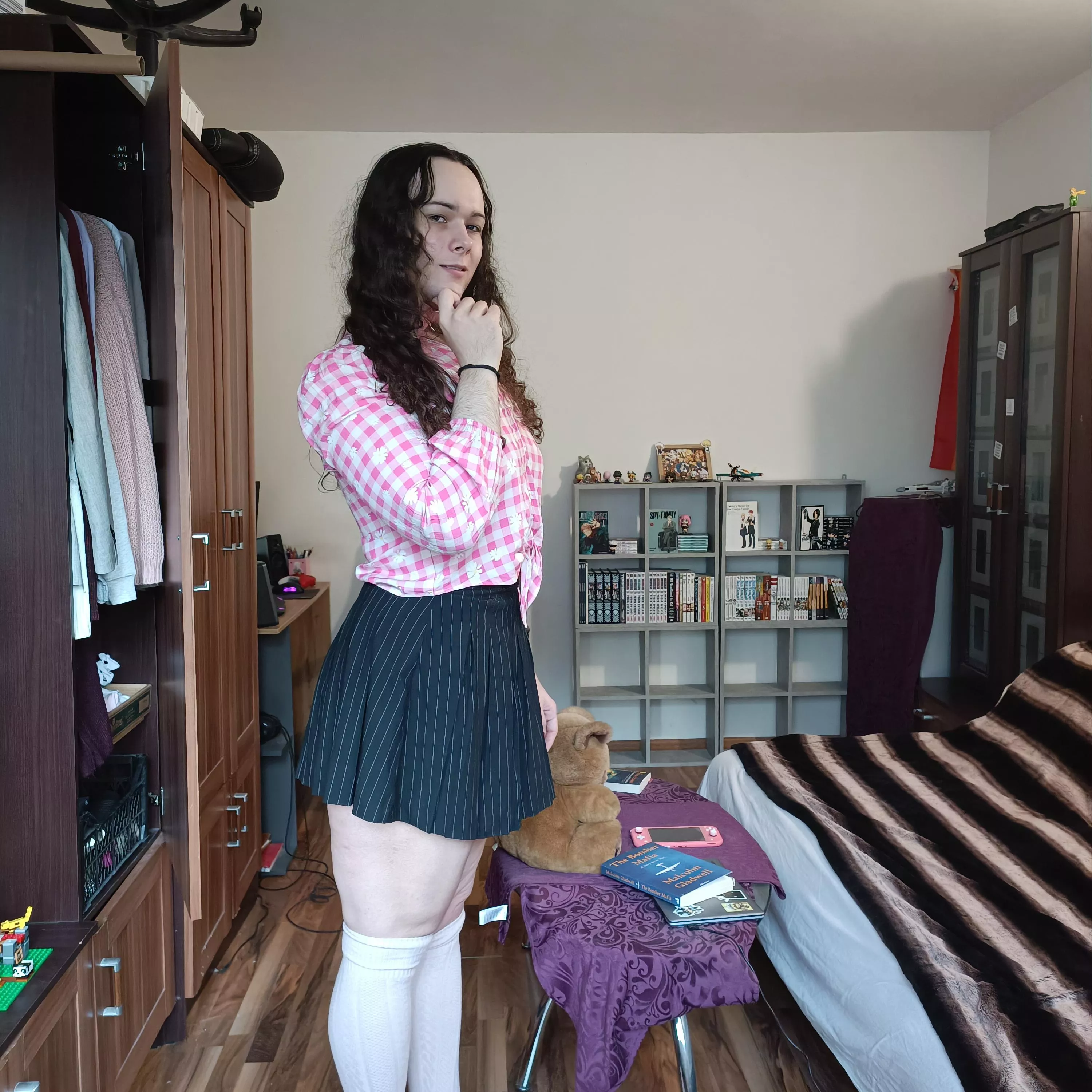 Happy Femboy Friday to everyonee <3