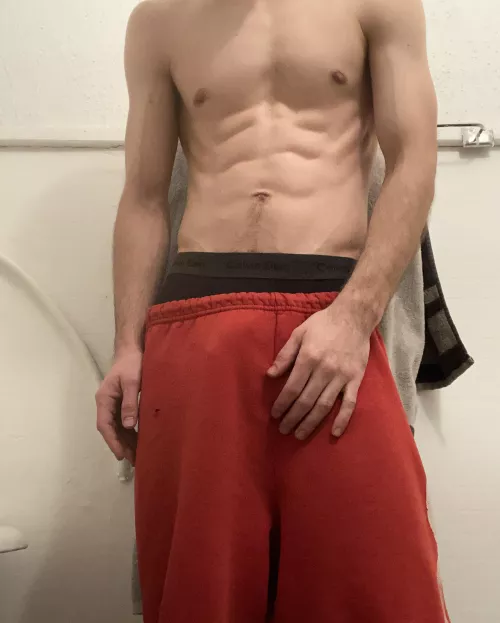 Having trouble keeping my pants up..