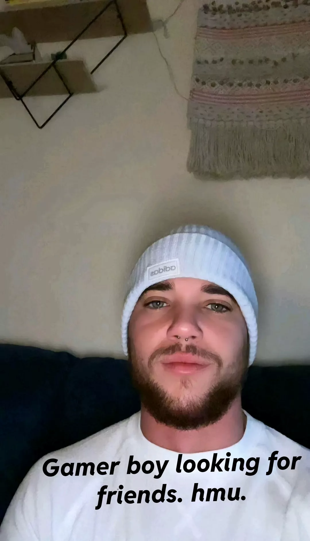 hmu guys. chill gamer. xbox only atm maybe mobile gaming. or just chatting idc. distractions are welcomed.