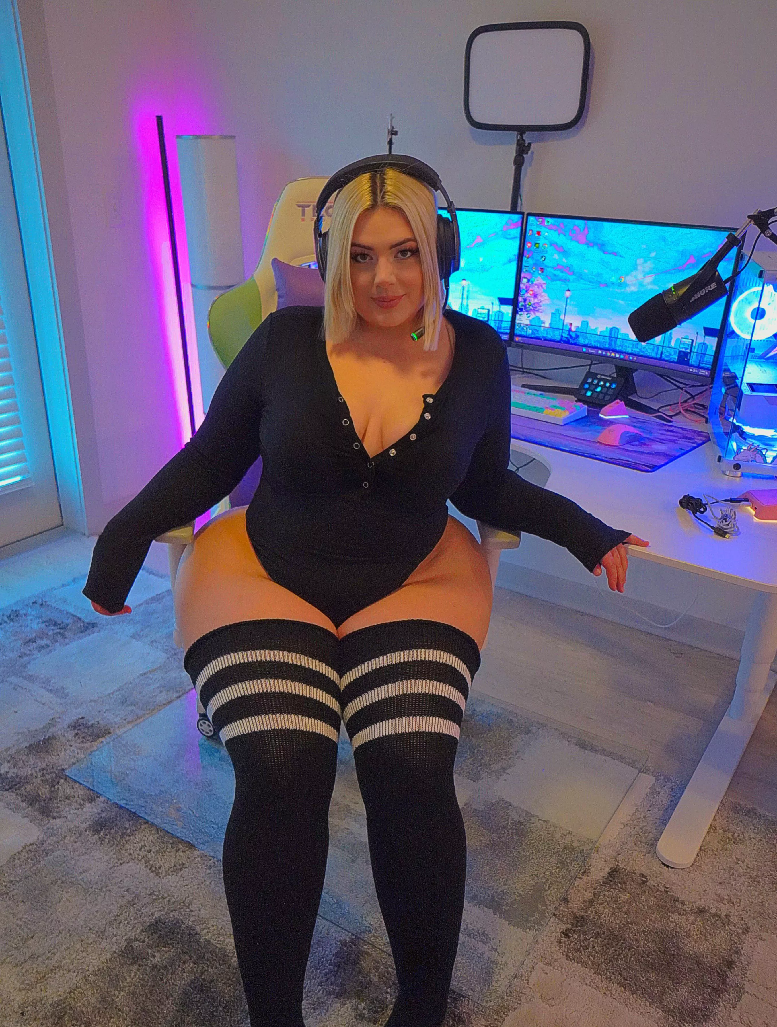 How do thigh highs stay on? 😝