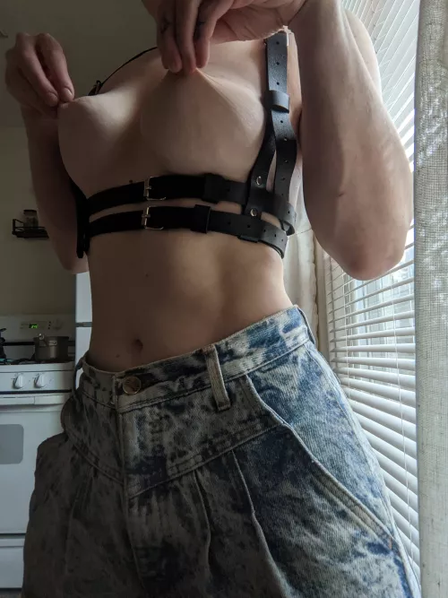 Hurt me daddy. Or im gonna hurt you.