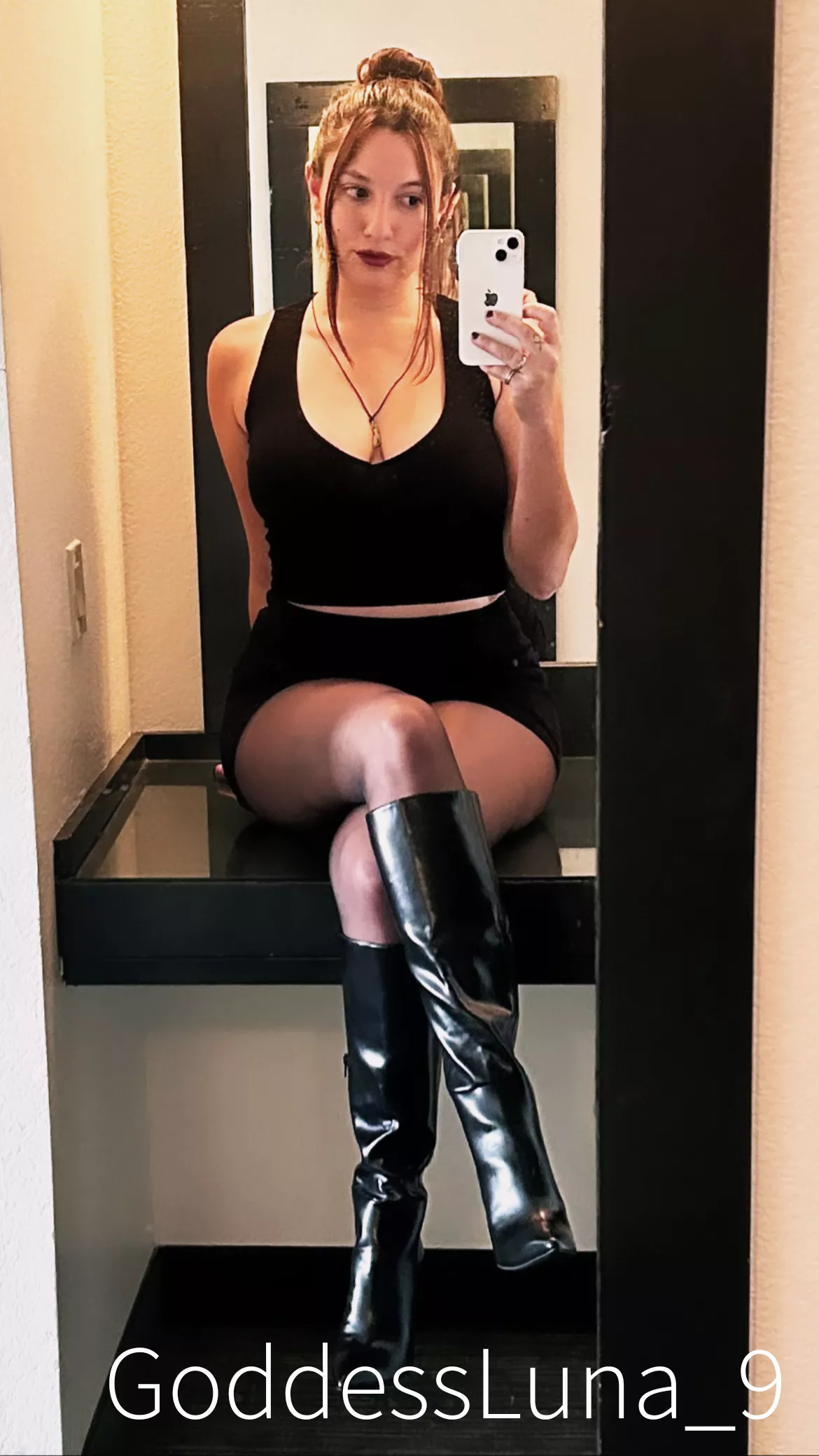 I bet you can't stop looking.