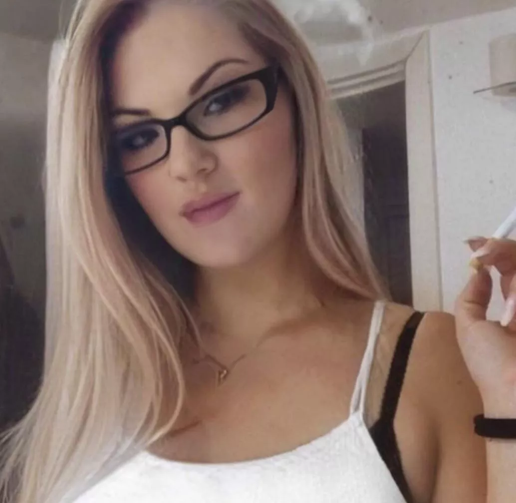 I can’t help it I love a ciggie break!