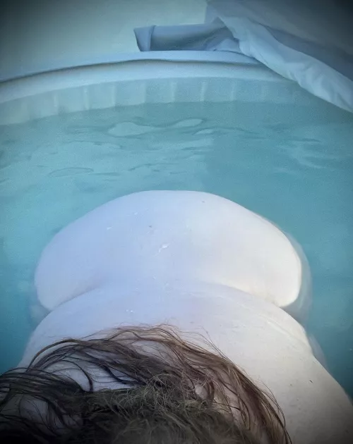 I think my ass needs some company and attention… 👀