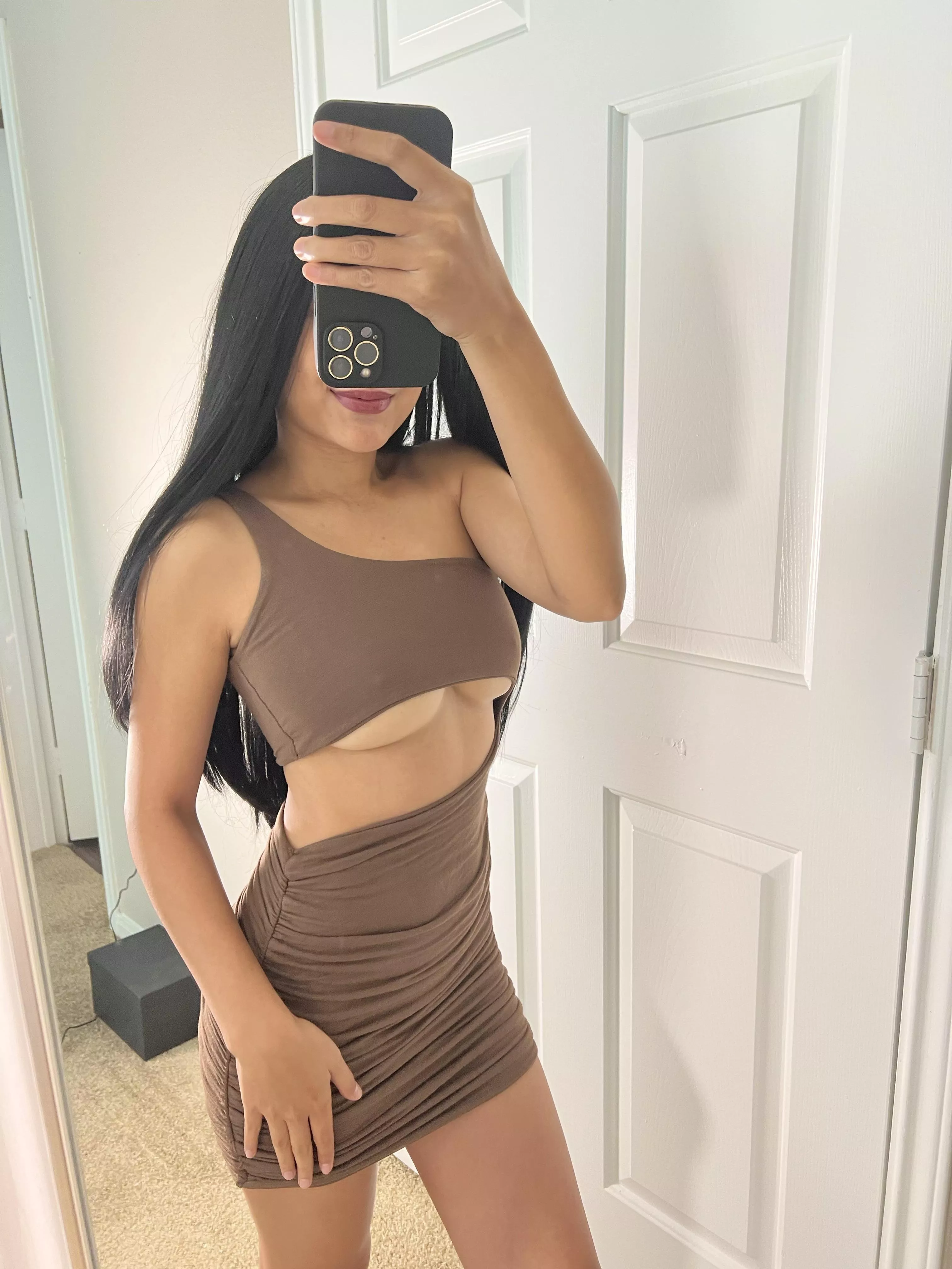 I tried my dress up for our date tonight.