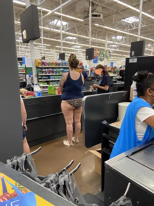 I wish more BBW milfs would dress like this in public. There’s absolutely nothing wrong with it as long as you are comfortable ❤️‍🔥