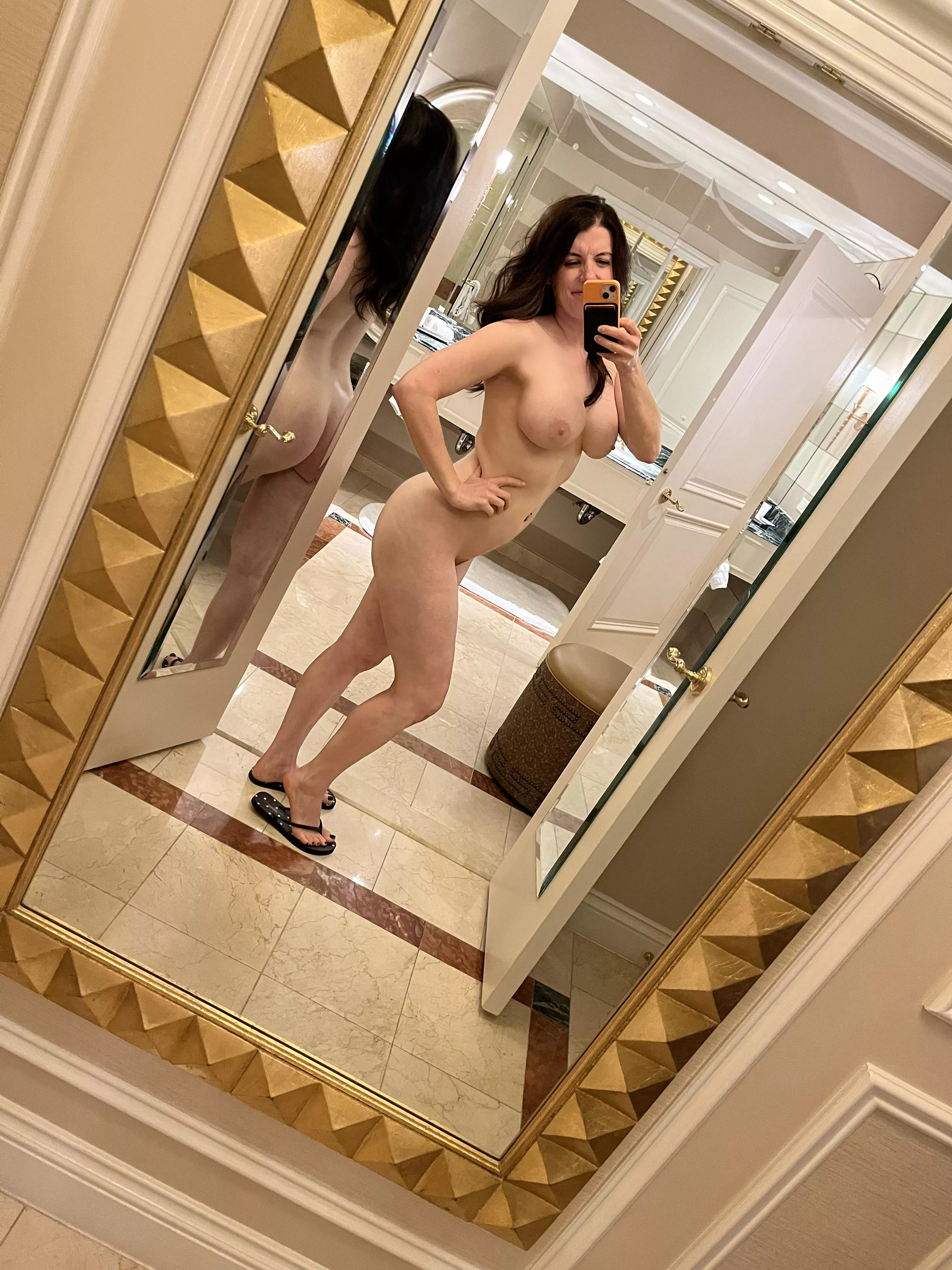 I’m only 5’3 but damn I’m stacked