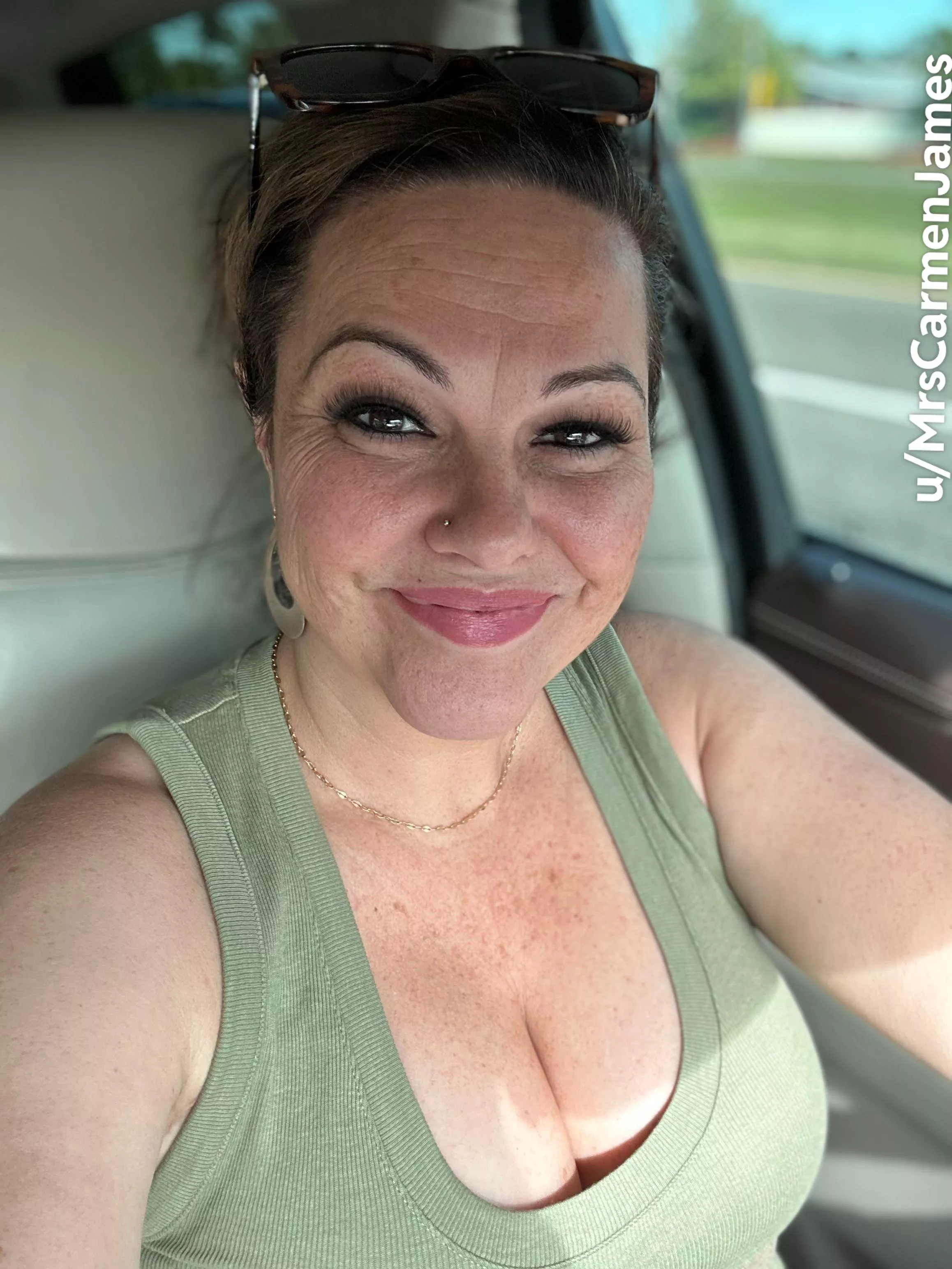 It’s Friiidaaaay!! 💋 40F