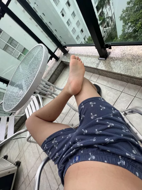 Just relaxing 😴[20]