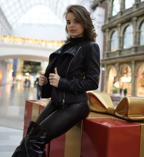 Latex&leather goddess