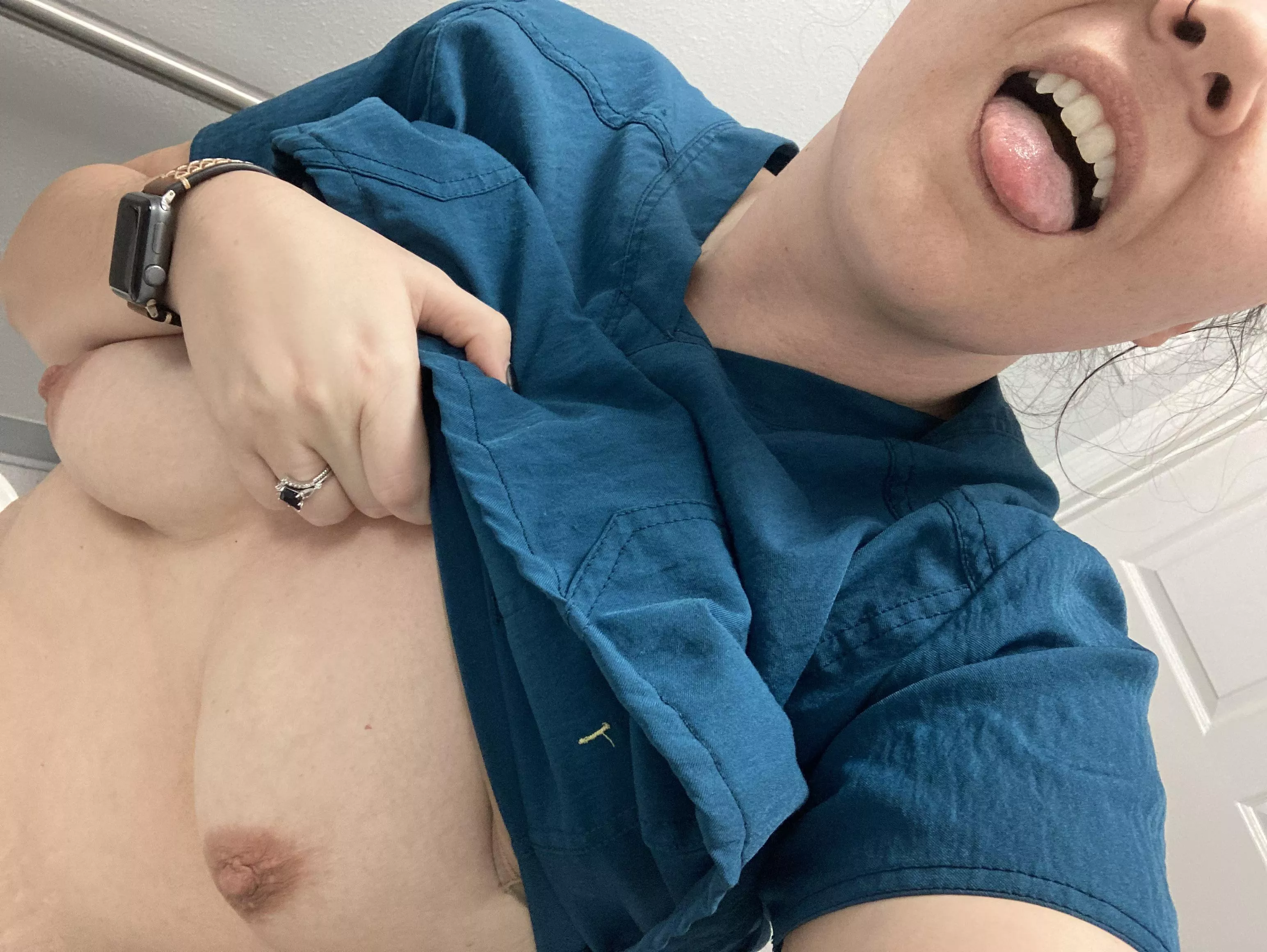 Leaving the office like…✌🏻