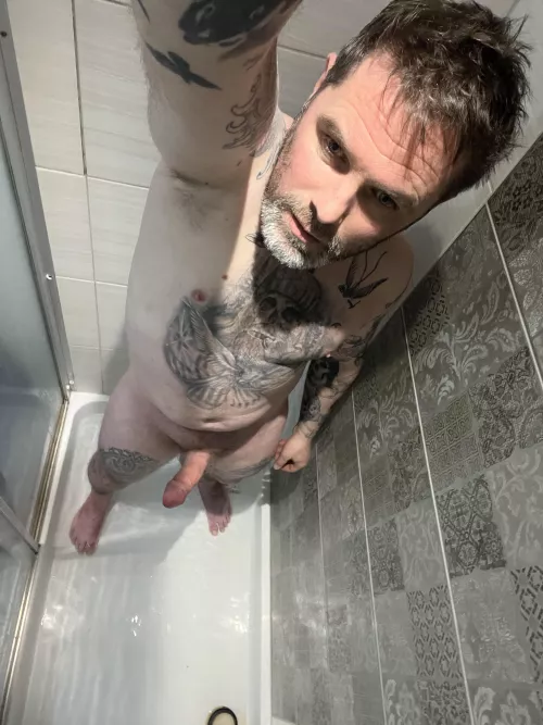 Like my silver beard in this light ?