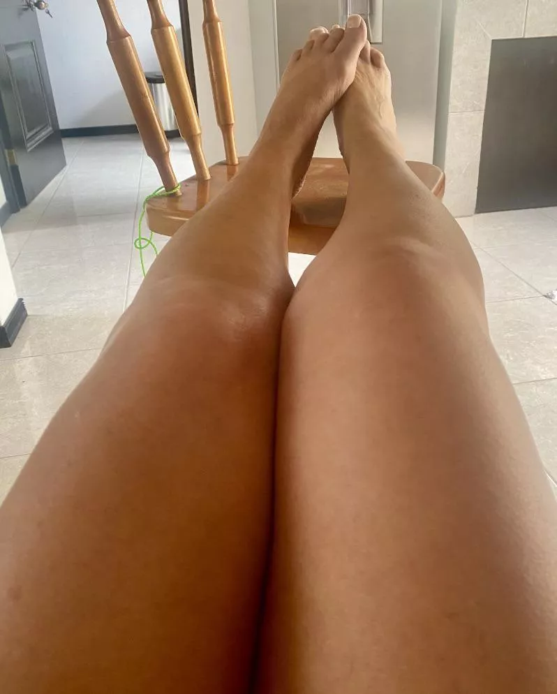 Long Tess Legs!