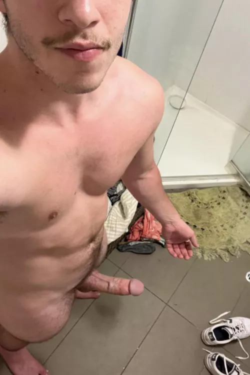 Looking for a shower buddy I can rail