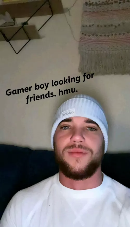 Looking for new games to play an chill players. hmu. or texting buds. 🍻🤙