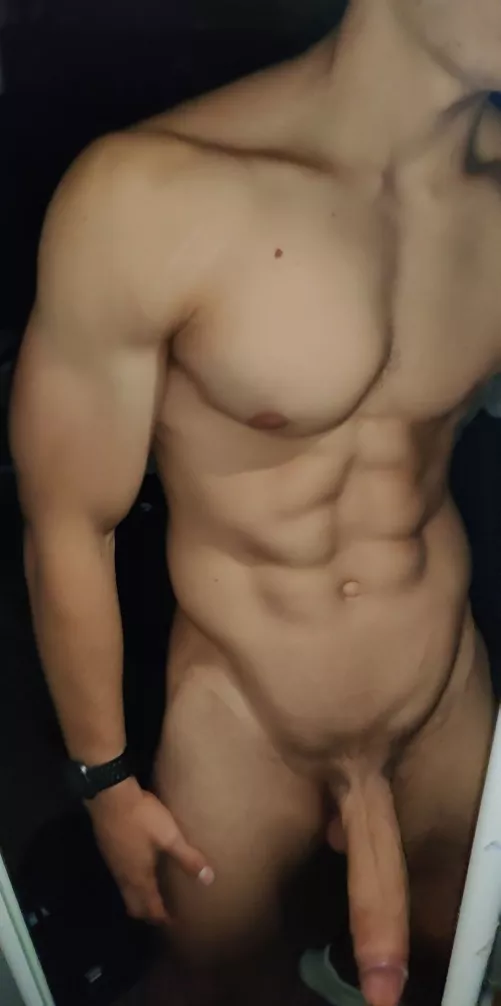 [m] 21 Rate my physique