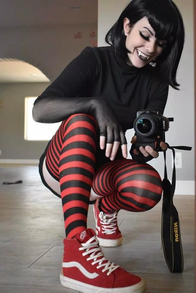 Mavis from hotel transilvanya byPeachyfry