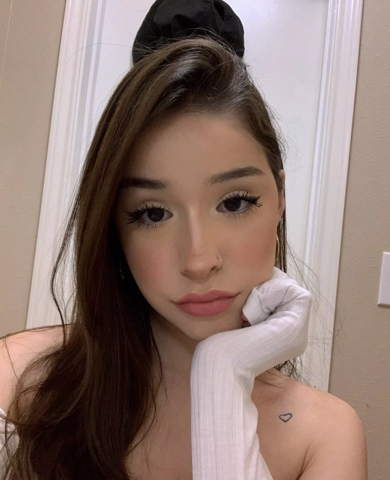 My Friends Said I Look Like Ariana Grande - Could I Be Used Like Her?