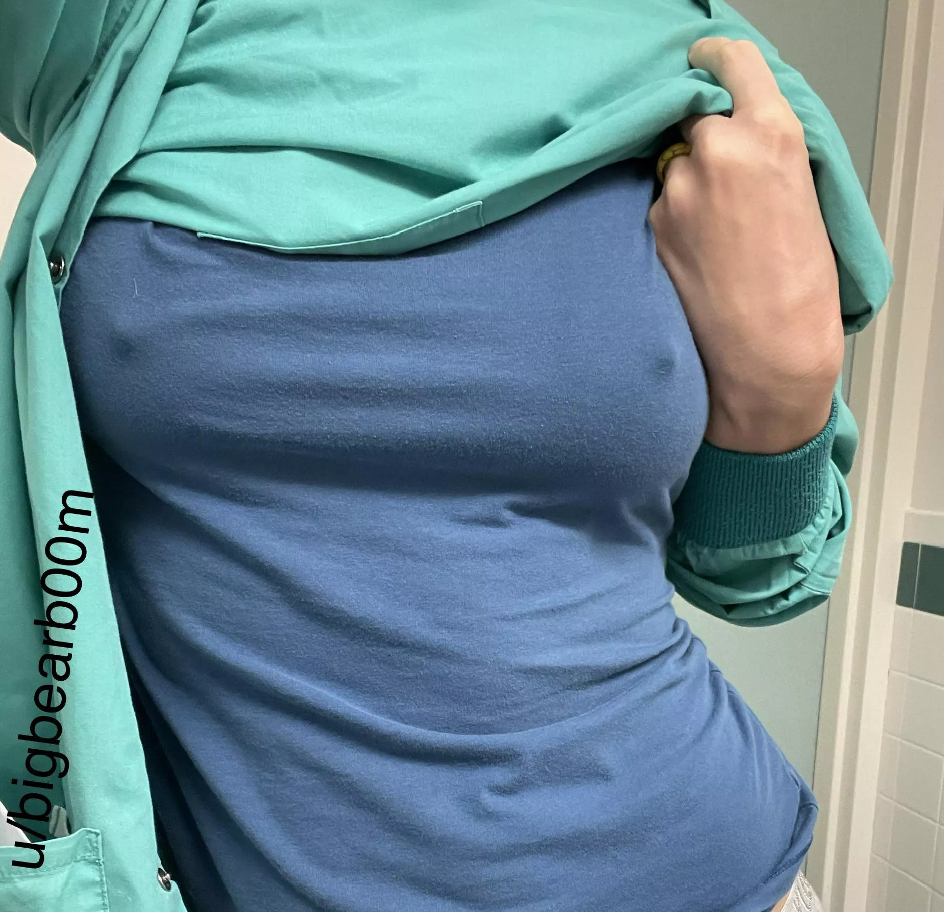 My job doesn’t like that this is my bra. Distracting they say😜