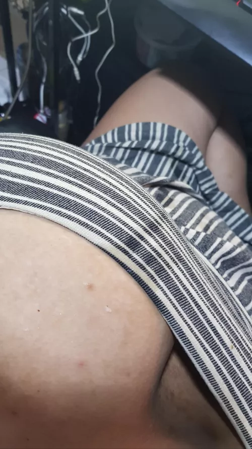 Natapon yung milk tea ko. Bring me another and I'll let you touch these (f)