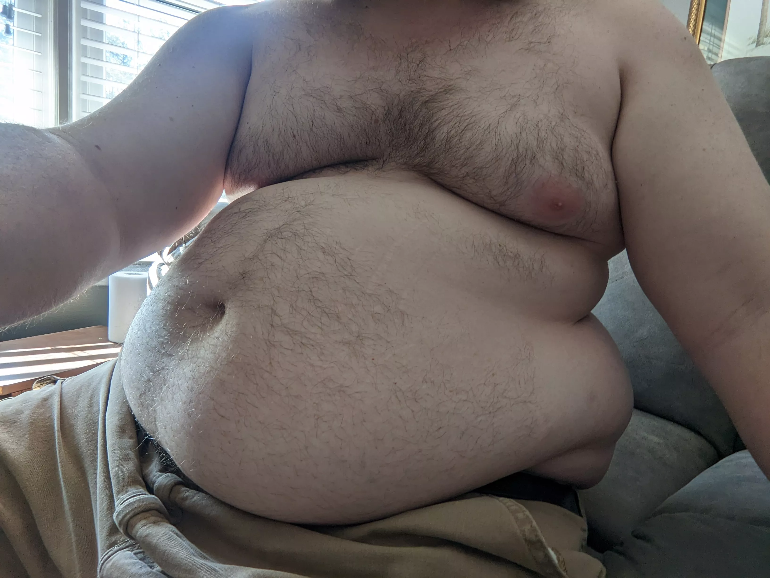 Omg I Got So Horny On The Couch This Morning... Playing With My Fat Will Do That 😊