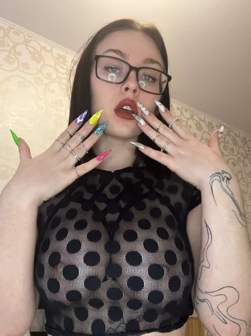 oops, it seems this T-shirt is too translucent