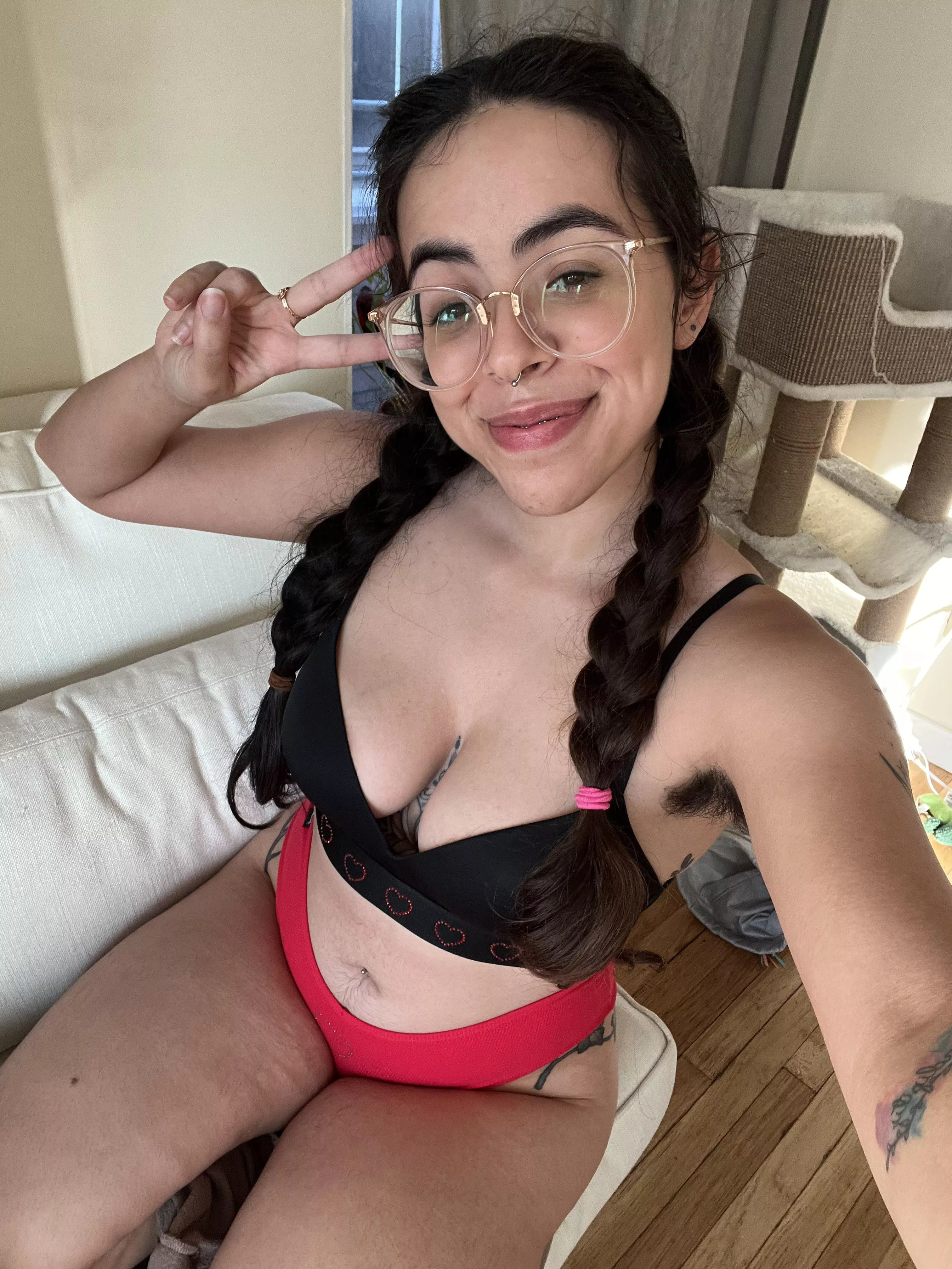 peace pose for pretty pits :)