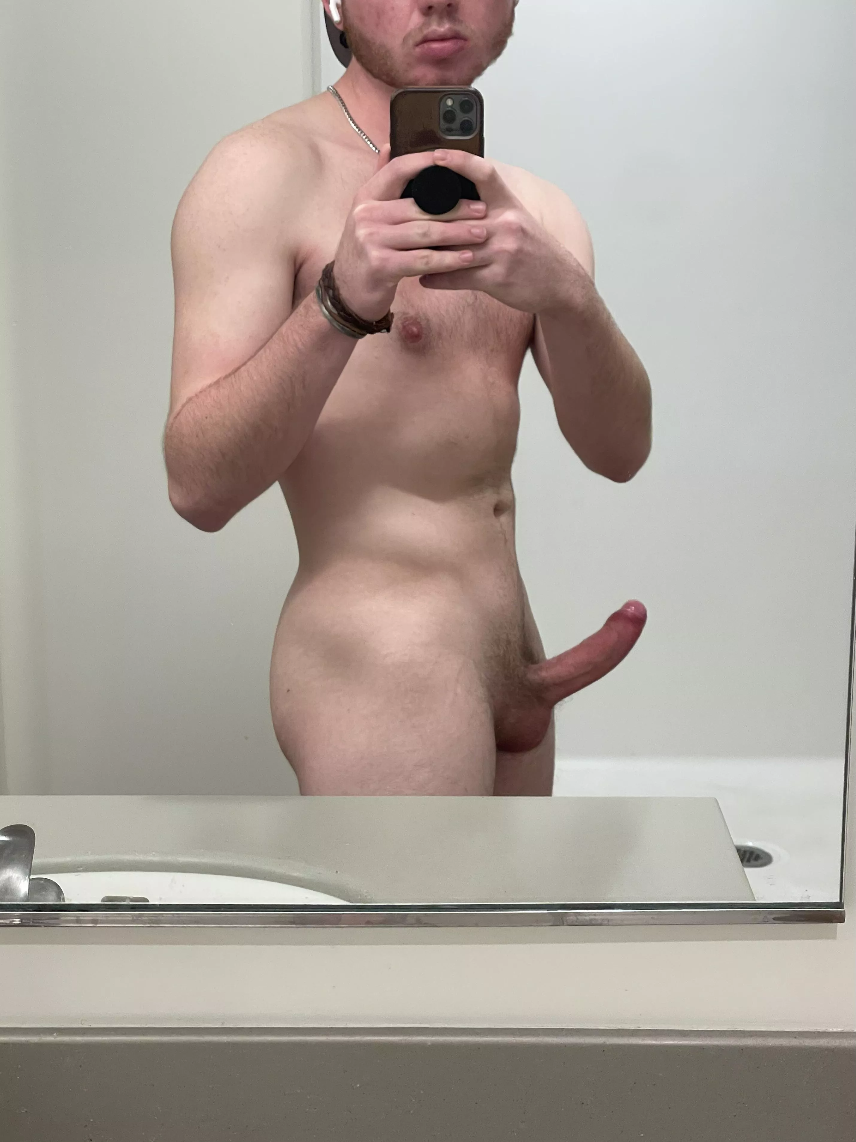 Raise your hand 🙋‍♂️ if you’re into college athletes 😉