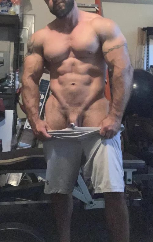 Someone said to pull my shorts down more…is this better? [36]