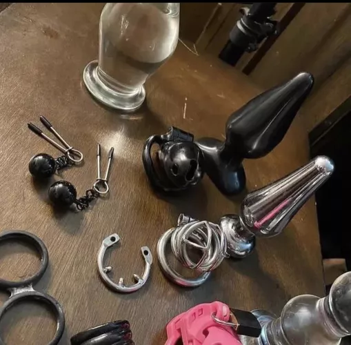 There are a number of ways you can submit to Mistress online. Whether it be through video sessions, text, or other forms of communication, one thing is certain, you will always be on your knees