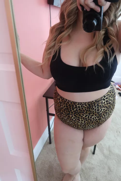 These bottoms are my absolute favorite, they hug everything perfectly.