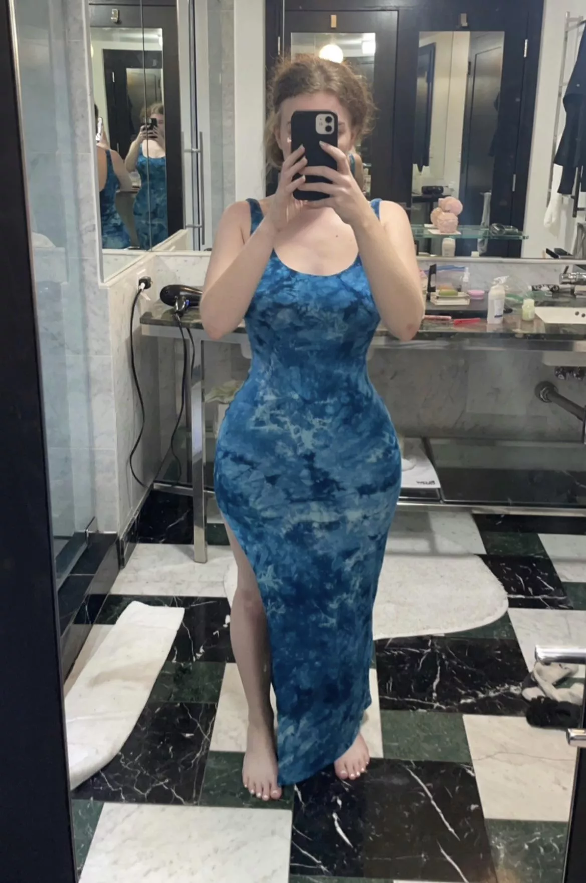 Thick girls in sundresses >>>