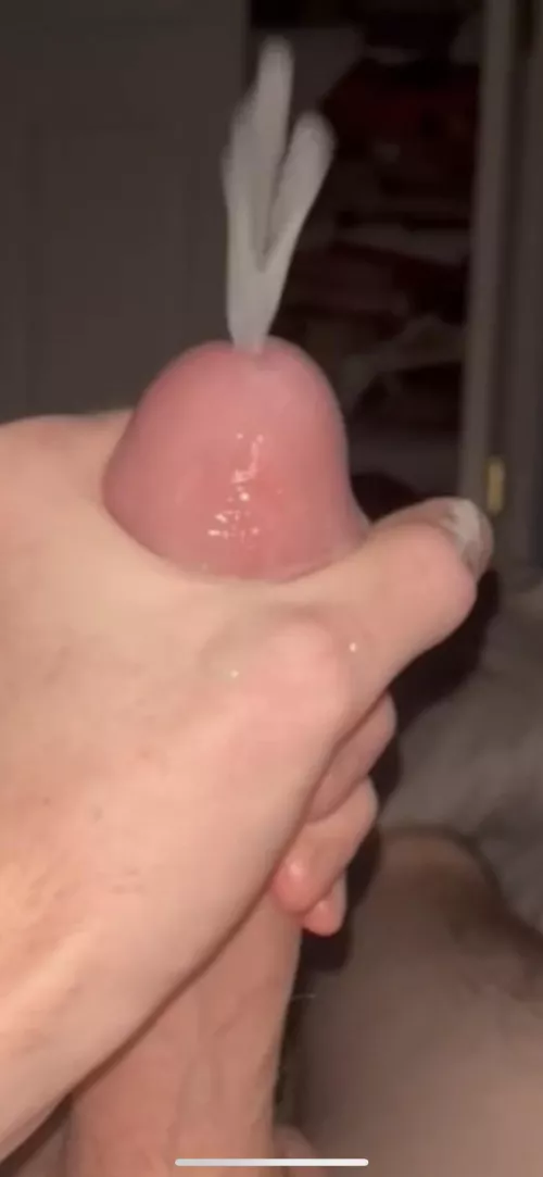 Who wants me to squirt this fat load all over them? 💦