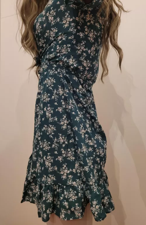 Would you date me with this profile pic?