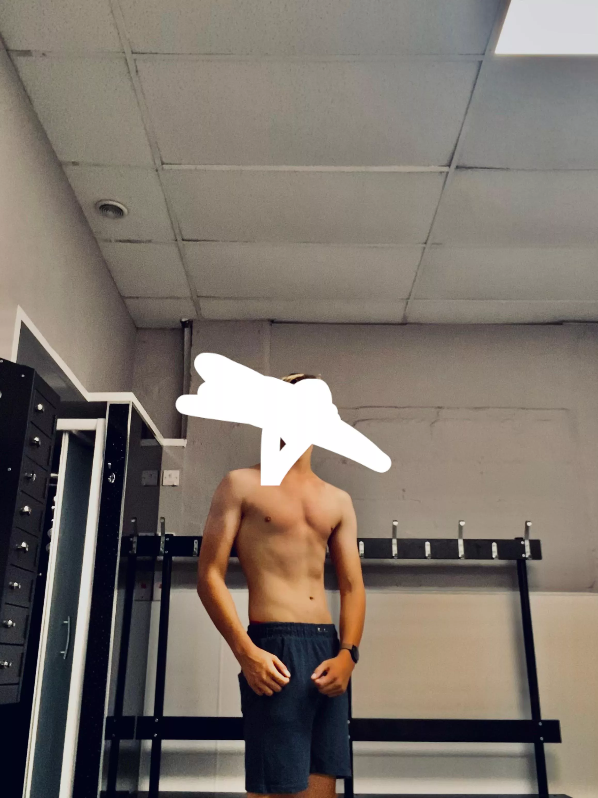 18, kinda experimenting. Bmu if ur 18/19 @jjan9350